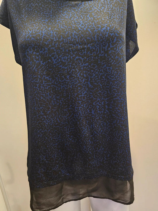 Débardeur bleu et noir