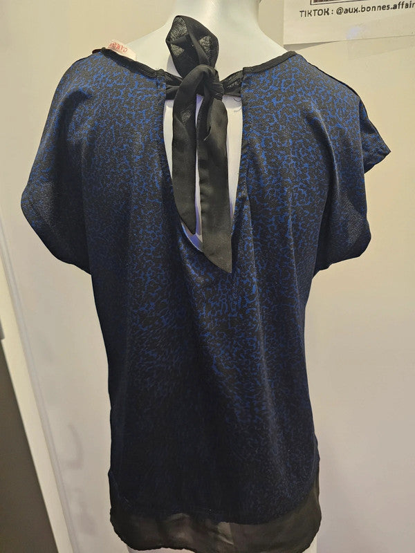 Débardeur bleu et noir