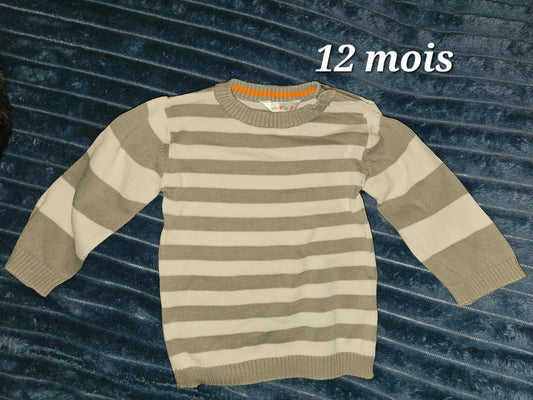 pull marron et blanc